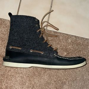 Black Sperry Topsiders high top boots ⛵️